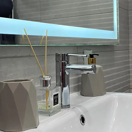 тобілевича 3 *