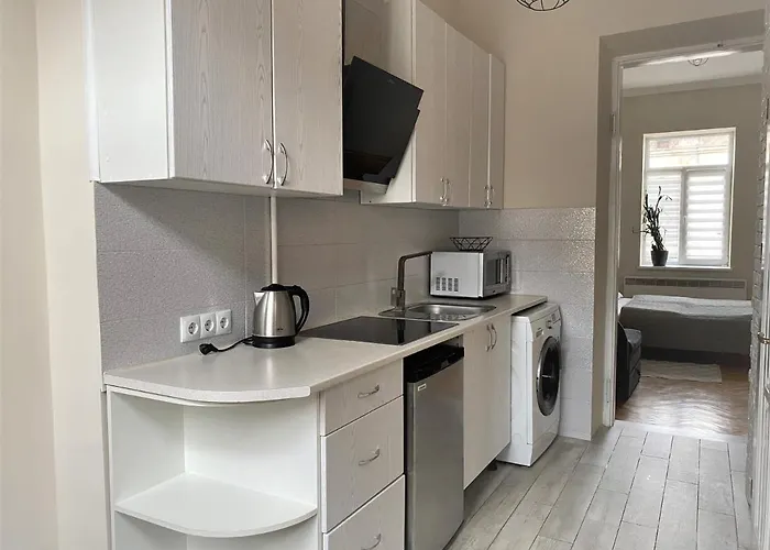 тобілевича 3 *