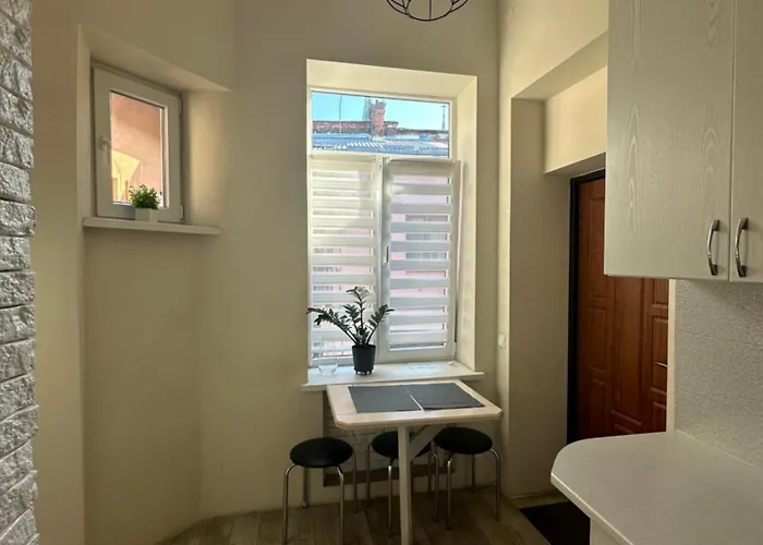 тобілевича 3 *