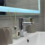 тобілевича 3 *